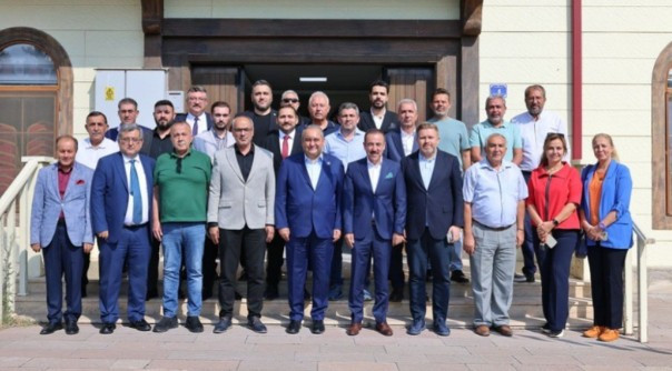 Başkan Özarslan, AHİD Genel Başkanı Yaman'ı ziyaret etti