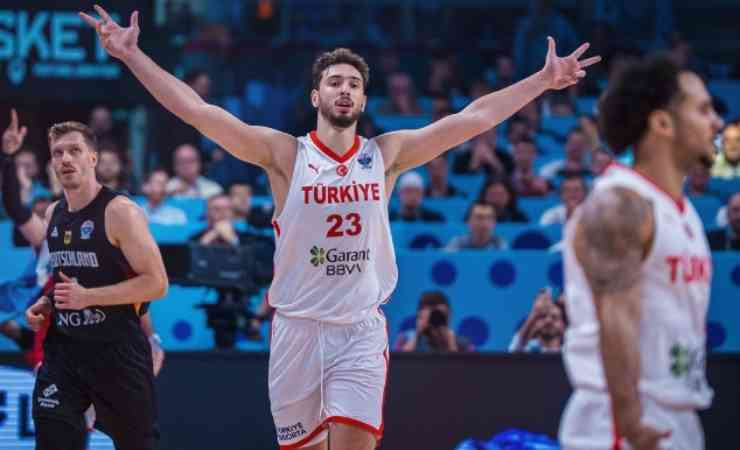 12 Dev Adam finalde Almanya'ya kaybedip Avrupa ikincisi oldu