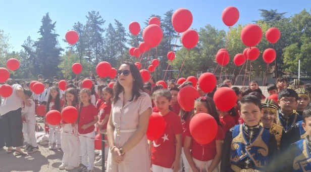 Beypazarı'nda öğrenciler İlköğretim Haftasını kutladı