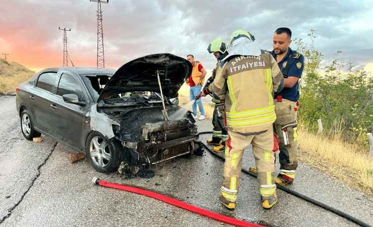 Gölbaşı'nda seyir halinde alev alan araç korkuttu
