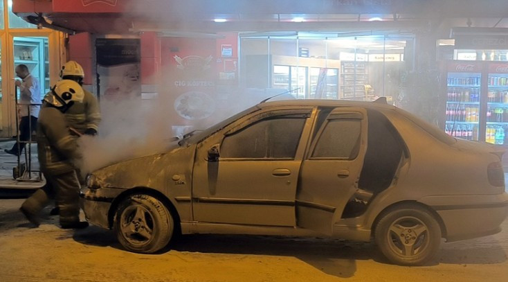 Kırıkkale'de park halindeki araçta korkutan yangın!