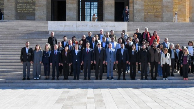 CHP heyetinden 22. Olağanüstü Kurultay öncesi Anıtkabir'e ziyaret!