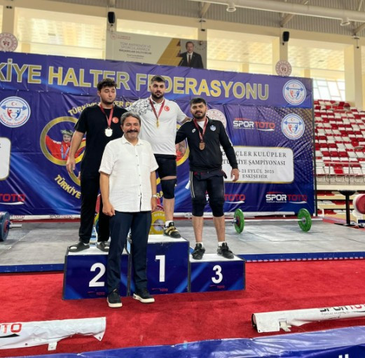 Kahramankazan Belediyespor Kulübü Halter Takımı'ndan yeni madalya