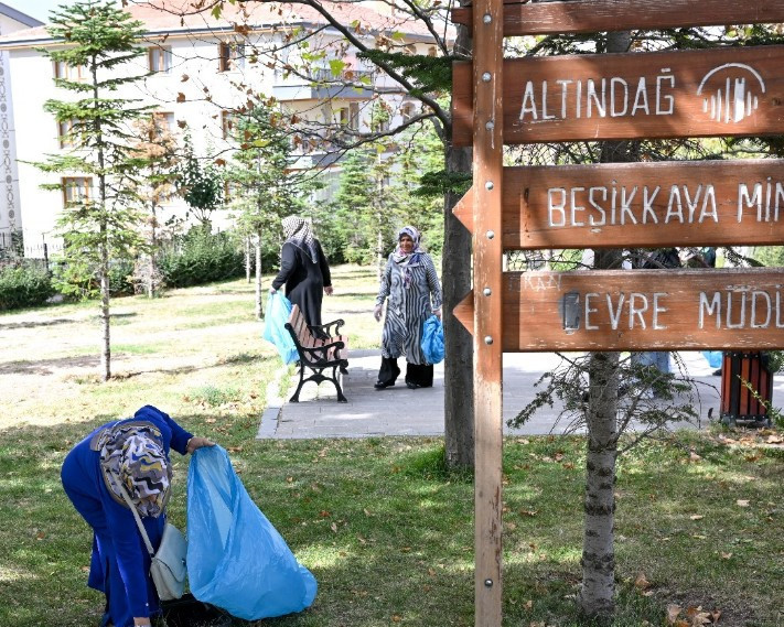 Altındağ Belediyesi Kadın Eğitim ve Kültür Merkezi üyesi kadınlardan temizlik harekatı - Resim : 3