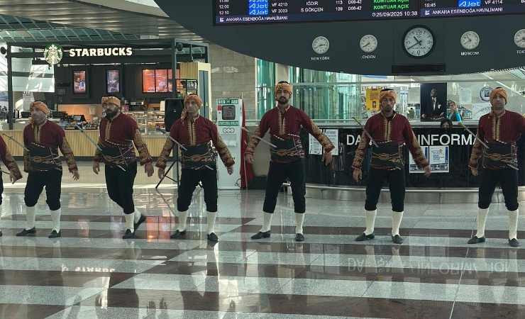 Ankara Esenboğa Havalimanı'nda Seymen gösterileriyle kutlama
