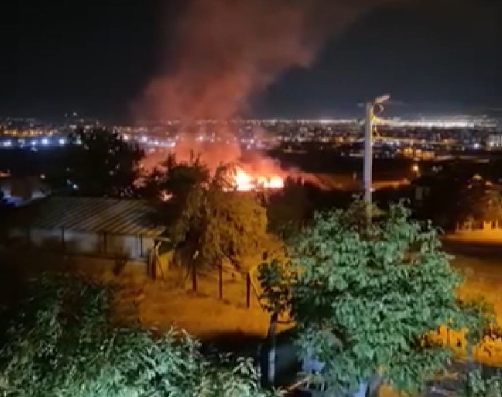 Sincan'da otluk alanda çıkan yangını itfaiye söndürdü
