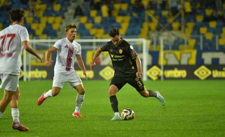 Ankaragücü konuk ettiği Altınordu ile 1-1 berabere kaldı