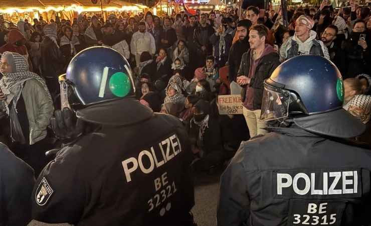 Alman polisinden Sumud Filosu'na destek gösterisine sert müdahale