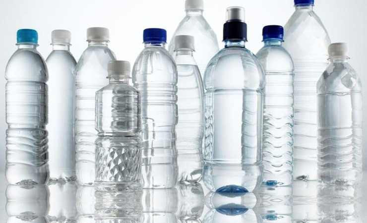 Pet şişeden su içenler dikkat! Bilimsel araştırmadan çıkan sonuç endişe verici!