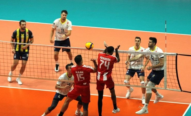 Cumhuriyet Kupası'nda Spor Toto'yu mağlup eden Fenerbahçe Medicana finale yükseldi