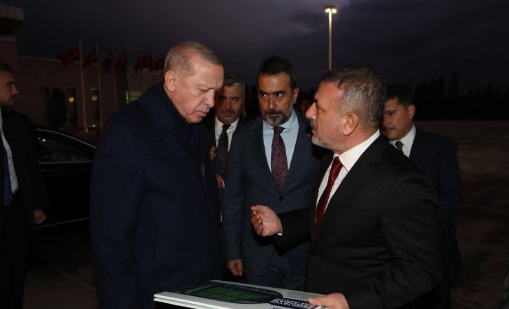 Başkan Murat Ercan, Sincan Belediyesi'nin projeleri hakkında Cumhurbaşkanı Erdoğan'ı bilgilendirdi