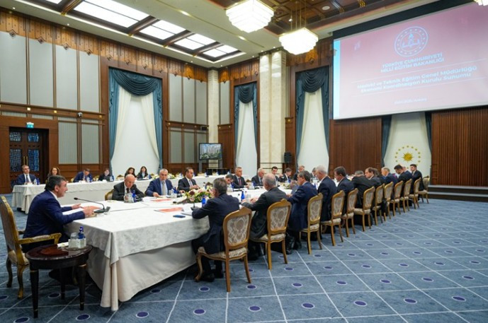 EKK, Cumhurbaşkanı Yardımcısı Yılmaz başkanlığında toplandı