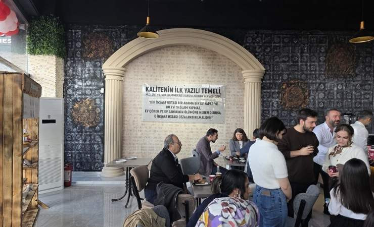 Dünyada bir ilk olan 10.3 Kalite Kütüphanesi Kafe Ankara'da açıldı - Resim : 2