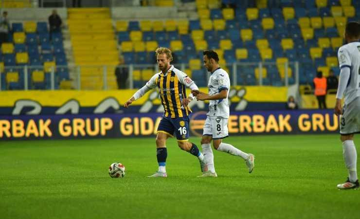 Ankaragücü başkentte Karacabey Belediye Spor'u 2-0 ile geçti