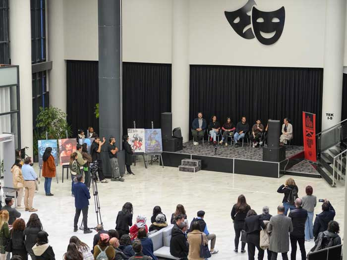 Etimesgut Belediyesi'nin Tiyatro Festivali, 'Linçler ve Dudaklar' oyunu ile sürdü