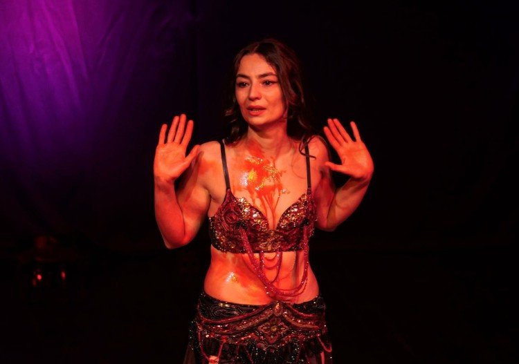 Etimesgut Belediyesi'nin 2. Uluslararası Kent Tiyatro Festivali, 2 oyun ile sürdü - Resim : 4