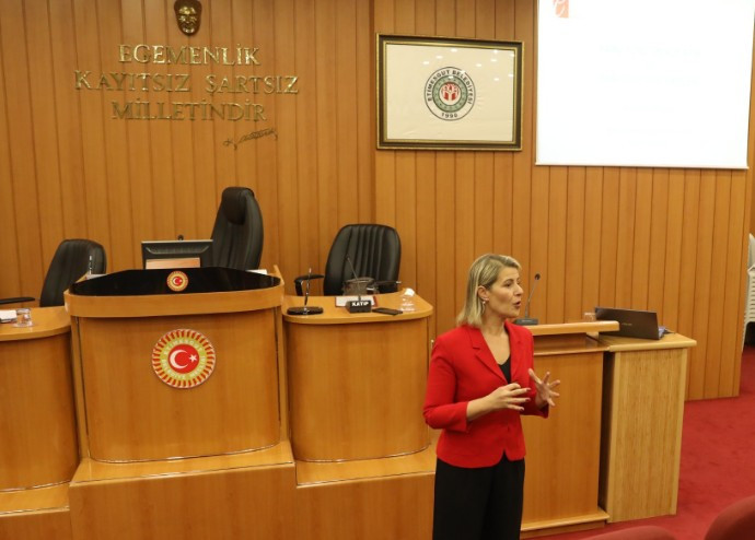 Etimesgut Belediyesi çalışanlarına 'Kamuda Etik Eğitimleri' verildi - Resim : 2