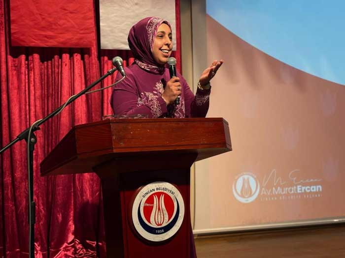 Sincan Belediyesi, söyleşi programında Nilhan Osmanoğlu'nu konuk etti