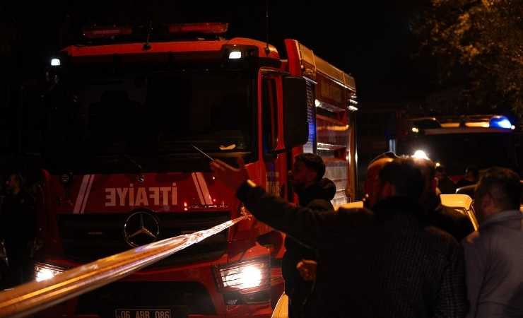 Yenimahalle'de bir oto tamir dükkanında yangın çıktı
