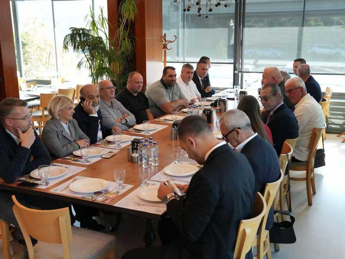 Etimesgut Belediye Başkanı Beşikcioğlu, Orta Bosna Kantonu heyetini kabul etti - Resim : 3