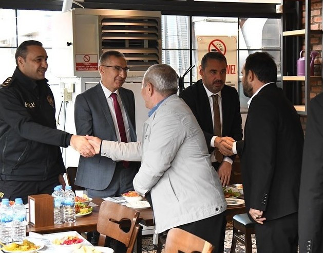 Pursaklar Belediyesi'nden muhtarlar için onur yemeği! - Resim : 3