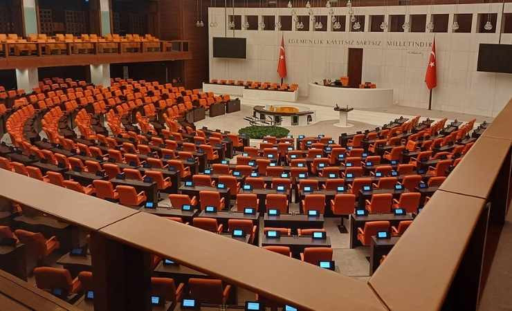 TBMM’de milletvekilleri arasında küfürlü tartışma yaşandı