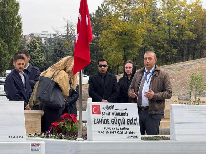TUSAŞ şehitleri yıl dönümünde kabirleri başında anıldı - Resim : 3