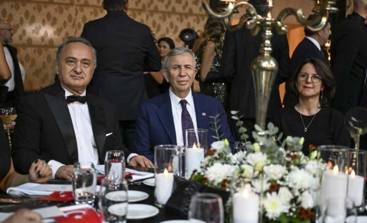 Ankara'da 102. kuruluş yıl dönümü için Cumhuriyet Balosu düzenlendi
