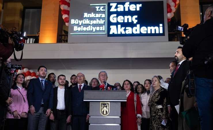 Mansur Yavaş, ABB projesi Zafer Genç Akademinin açılışını yaptı