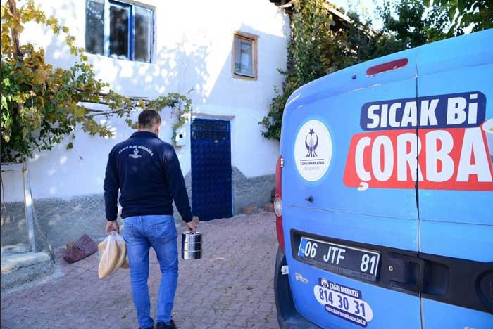 Kahramankazan Belediyesi'nden ihtiyaç sahiplerine sıcak yemek hizmeti