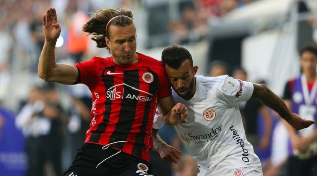 Haftanın hakemleri açıklandı: Göztepe – Gençlerbirliği maçı Yasin Kol’un!