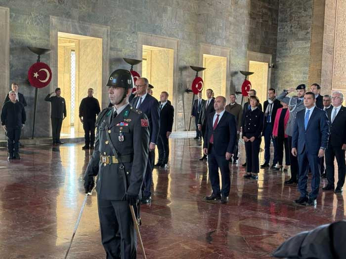 Almanya Şansölyesi Merz, Anıtkabir’i ziyaret etti - Resim : 2