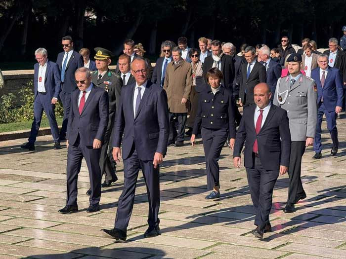 Almanya Şansölyesi Merz, Anıtkabir’i ziyaret etti - Resim : 3