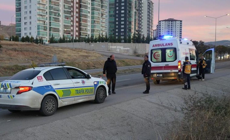 Kırıkkale'de otomobilin çarptığı yaya karşıya geçmek isterken hayatını kaybetti
