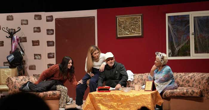 Keçiören Belediyesi'nin 'Babam Geri Döndü' oyunu yoğun ilgi gördü - Resim : 2