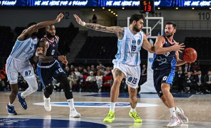 Türk Telekom Ankara'da Panionios'u farklı geçti: 95-67