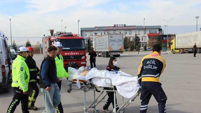 Motosiklet kazasında ağır yaralanan çocuk ambulans uçakla Ankara'ya getirildi - Resim : 2