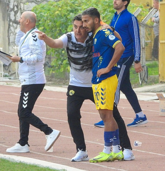 Karalar İnşaat Etimesgut Spor kalecisi Ramazan Özkanlı kalesine duvar ördü! - Resim : 2