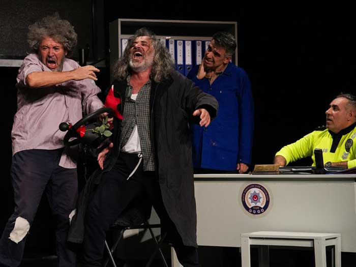 Etimesgut Belediyesi Emekli Tiyatrosu yeni sezonu 'Söz mü?' isimli oyunla açtı! - Resim : 3