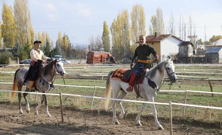 Çubuk'ta yapılan Atlı Okçuluk Güz Toyu'na yoğun ilgi