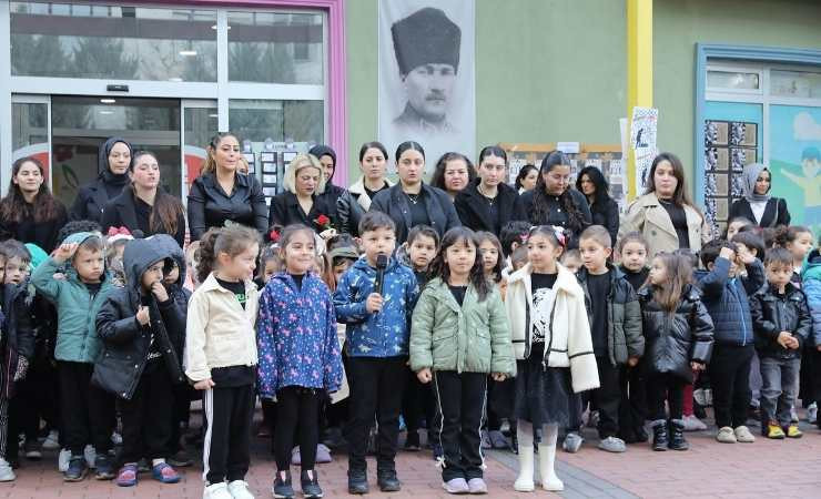 Keçiören Belediyesi'nin etkinliklerinde çocuklar Atatürk'ü andılar