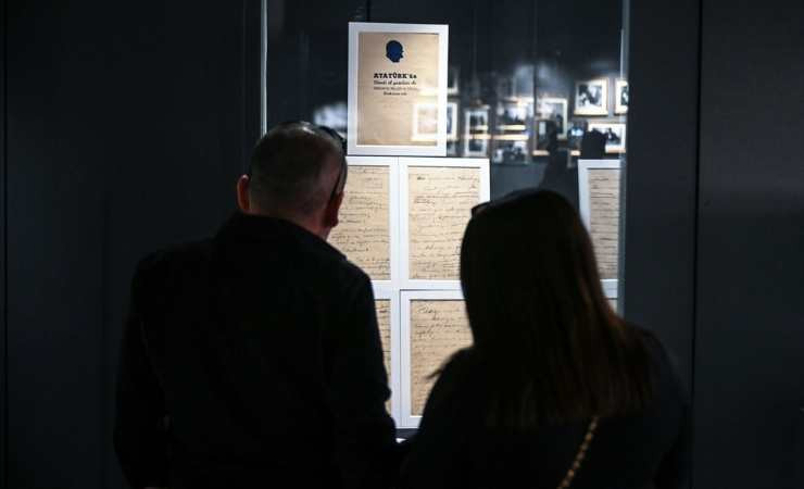 Atatürk'ün Kitap Dünyası sergisi başkentte açıldı