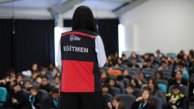 ABB öğrencilere iş sağlığı ve güvenliği ile ilk yardım farkındalık eğitimi verdi