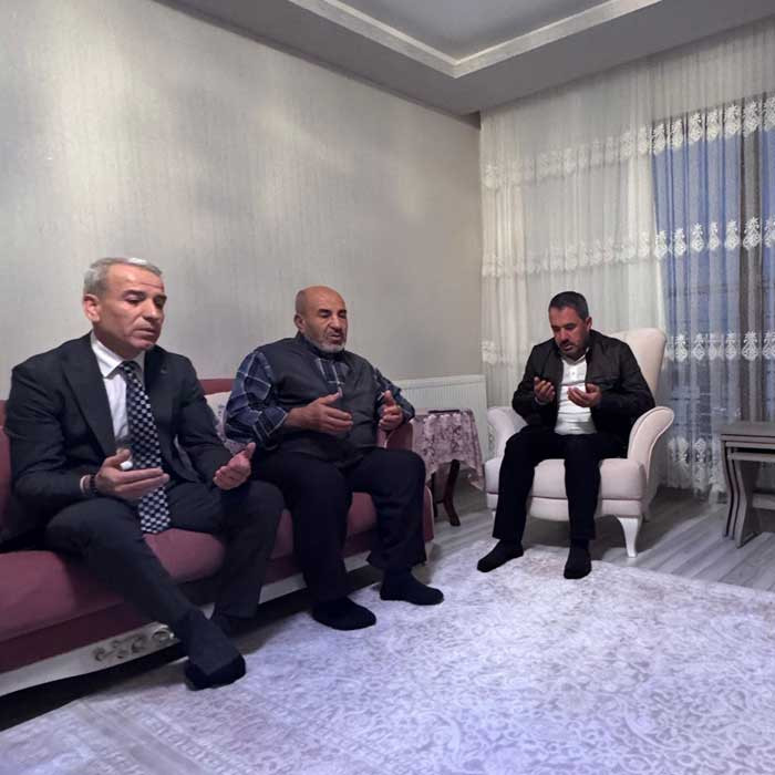 Pursaklar Belediye Başkanı Çetin'den acılı ailelere taziye ziyareti