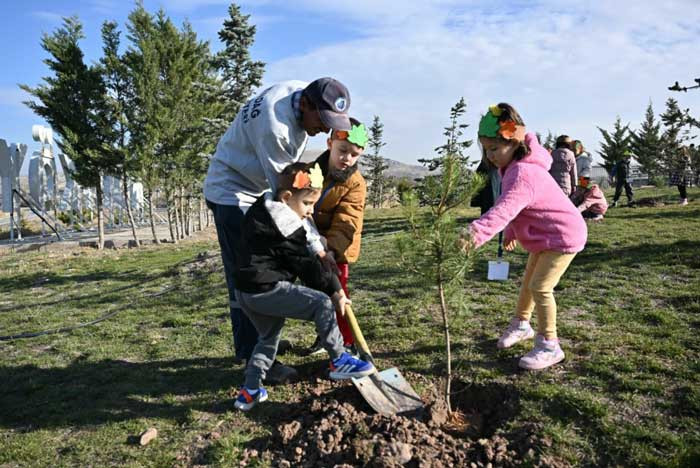 Altındağ Belediyesi'nden 11 Kasım Milli Ağaçlandırma Günü’ne destek! - Resim : 3