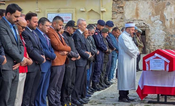 Ankara'da kalp krizinden hayatını kaybeden polis memuru memleketinde son yolculuğuna uğurlandı