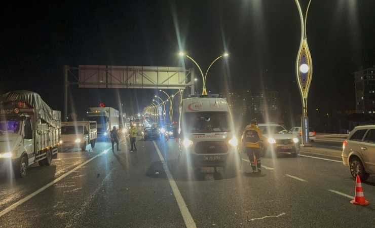 Polatlı'da 5 araçlı zincirleme trafik kazasında 1 kişi yaralandı