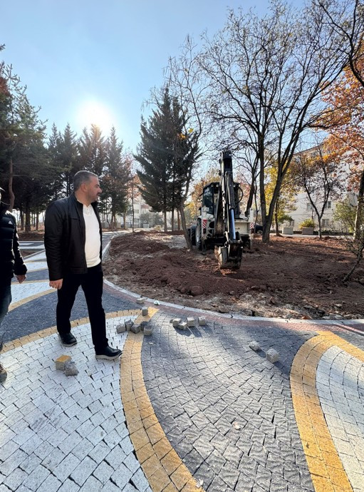 Pursaklar Belediyesi eskiyen parkları yenilemeye devam ediyor