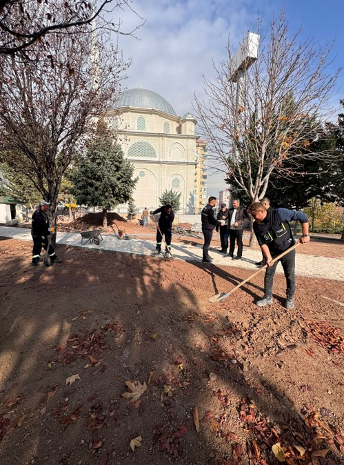 Pursaklar Belediyesi eskiyen parkları yenilemeye devam ediyor - Resim : 2