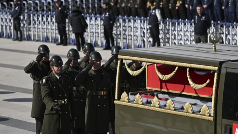 Ankara, uçak kazasında şehit olan askerlerini son yolculuğuna uğurladı - Resim : 3